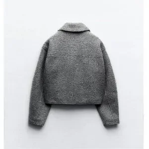 GROVE ♥ KARO JACKET/追跡付 Cropped jacket with pockets | MANGO Japan